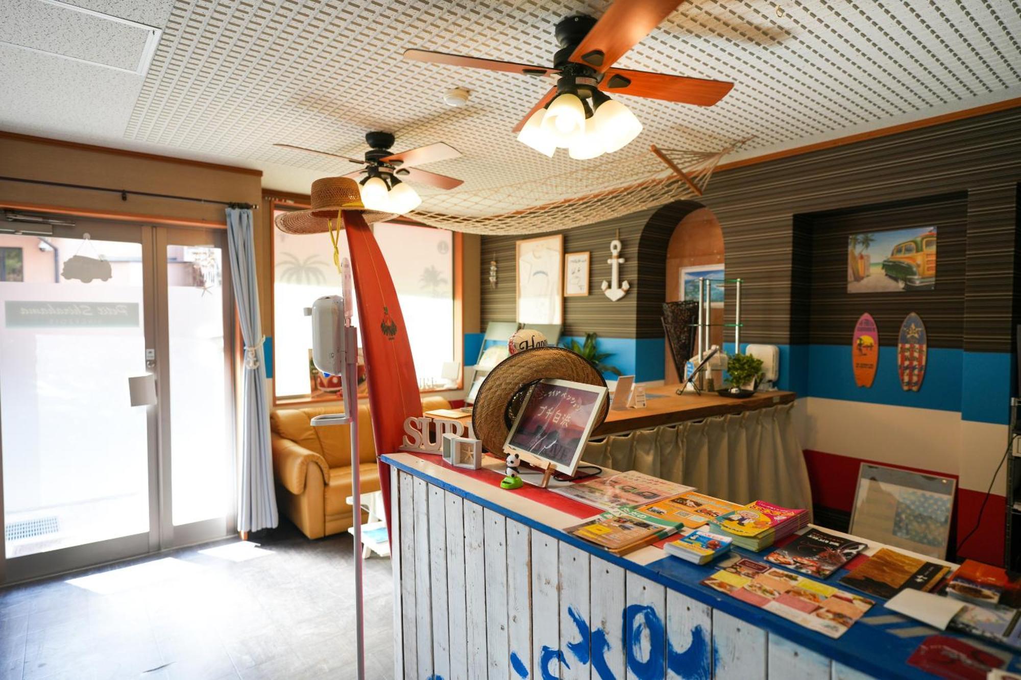 Seaside Pension Petit Shirahama Exterior photo