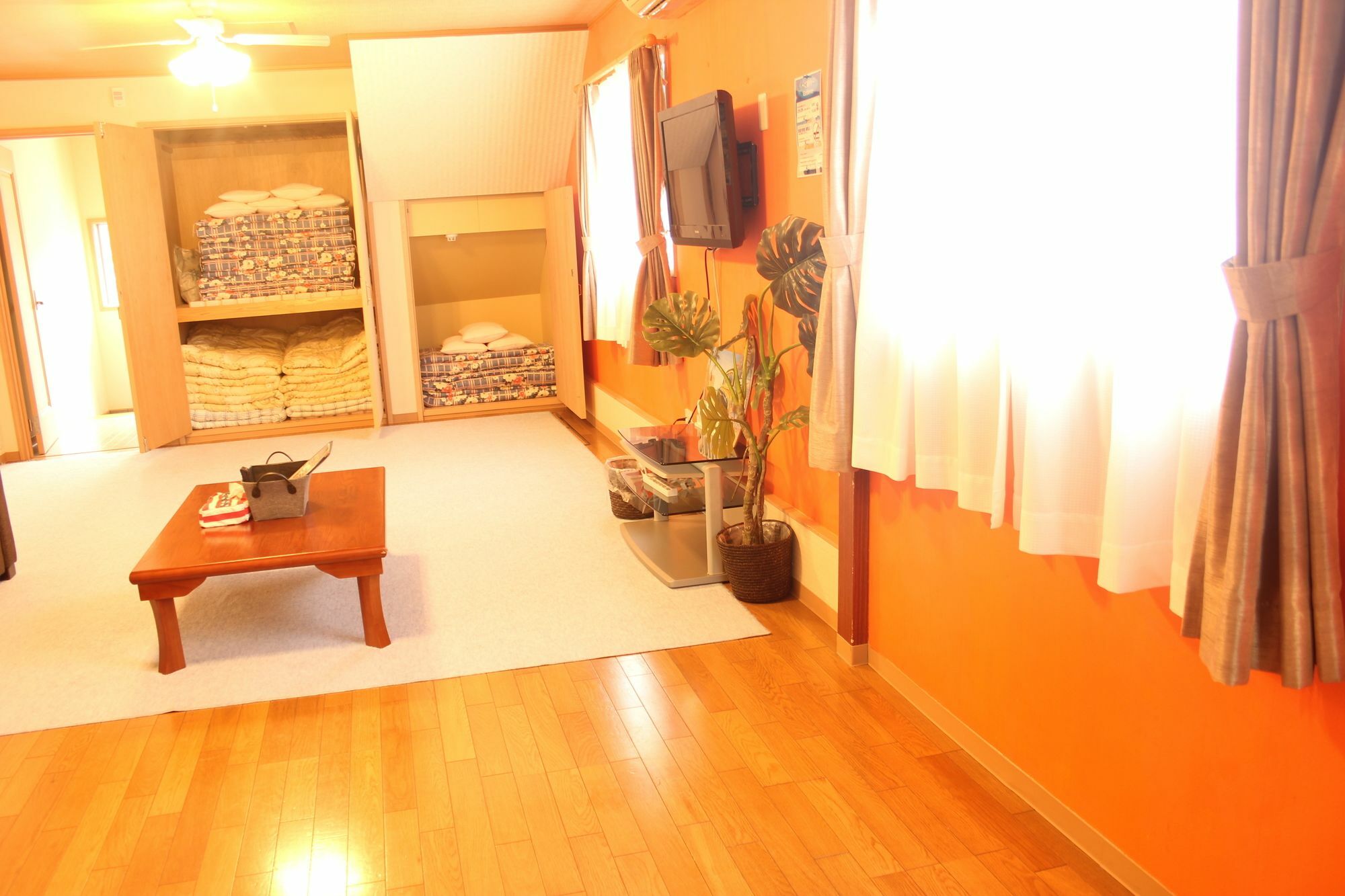 Seaside Pension Petit Shirahama Exterior photo